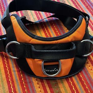 ShawnCo Essential Dog Harness, No-Pull, No Choke, Reflective, Adjustable Medium